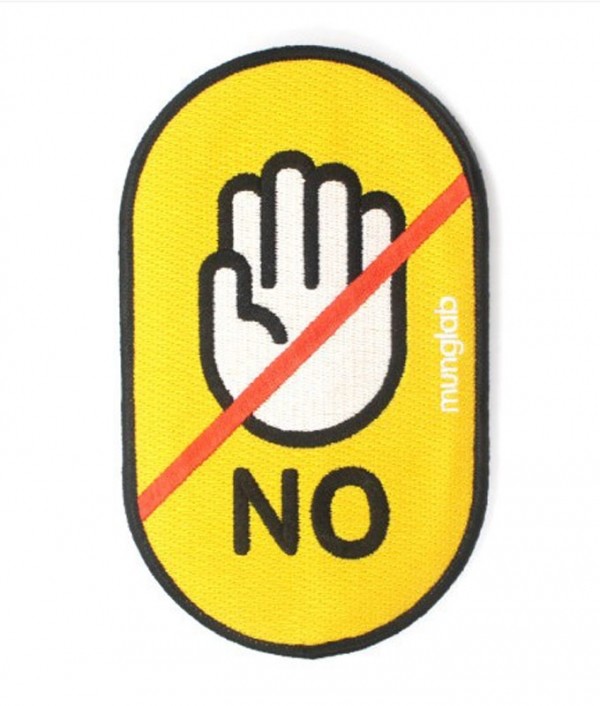 페오펫몰,멍랩 강아지 산책 인식표 옐로와펜 NO터치 (야광, 기본) [최저가]